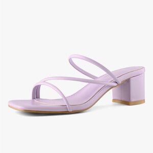 Chic Shoe N Tale Lavender Strappy Block 2”Heel Sandals/Shoes size 10